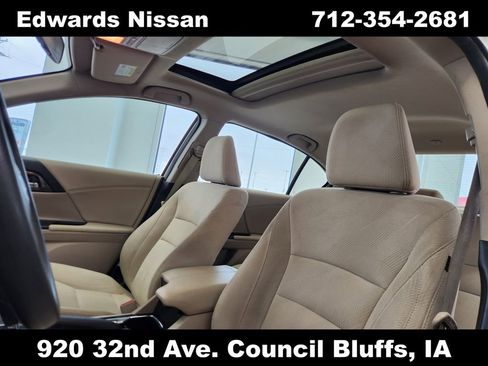 Used 2017 Honda Accord EX image 18