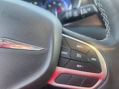 Used 2022 Chrysler Voyager LX image 11