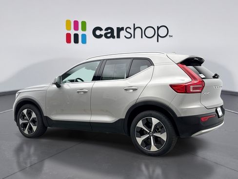 Used 2025 Volvo XC40 B5 Plus AWD/4WD image 3