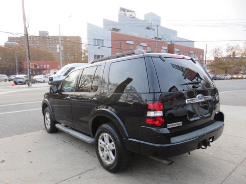 Used 2010 Ford Explorer XLT image 4