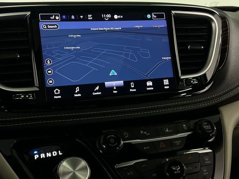 Used 2024 Chrysler Pacifica Limited image 19