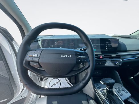 Used 2026 Kia Sportage SX FWD image 16