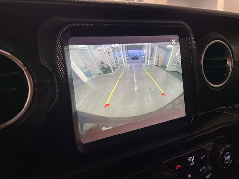 Used 2021 Jeep Wrangler Unlimited Sahara w/ Cold Weather Group image 27