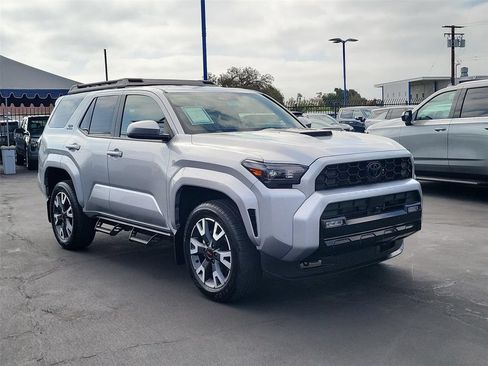 Used 2025 Toyota 4Runner TRD Sport AWD/4WD image 27