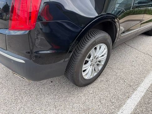 Used 2018 Cadillac XT5 AWD image 11