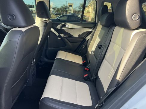 Used 2016 Volkswagen Tiguan S image 10