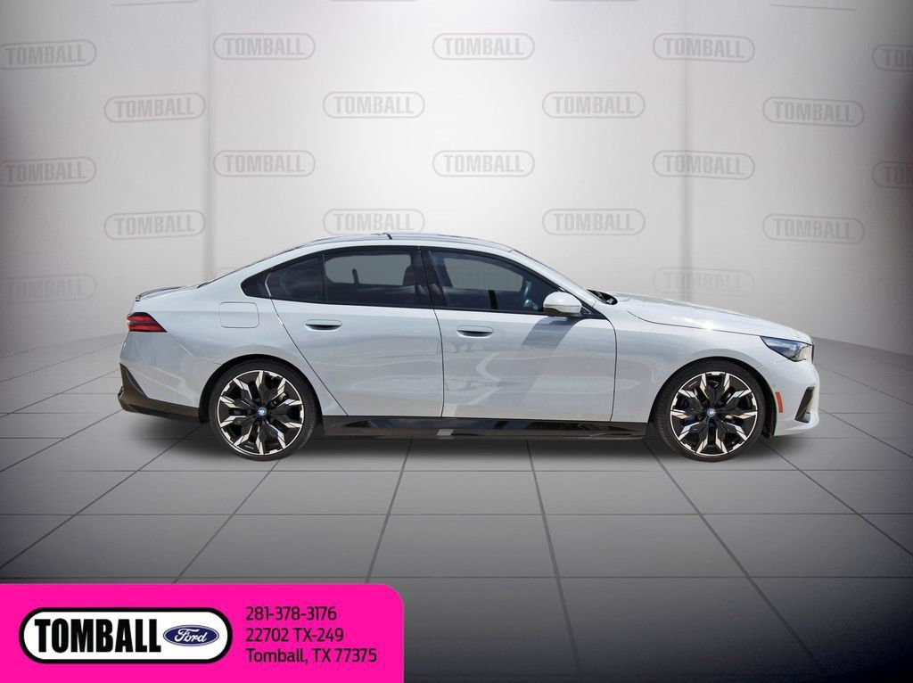 Used 2024 BMW i5 eDrive40i w/ M Sport Package RWD image 8