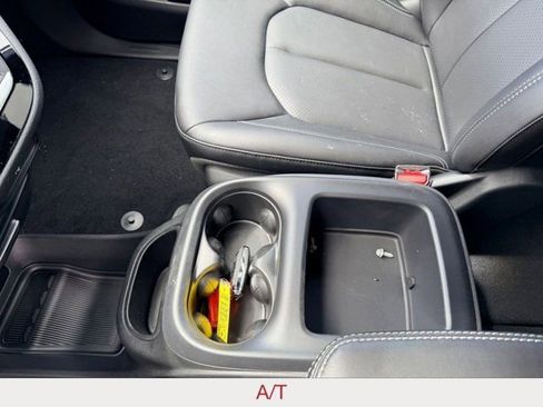 New 2026 Chrysler Pacifica Select AWD/4WD image 21