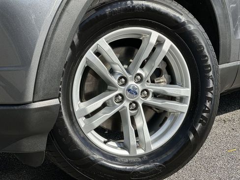 Used 2022 Ford Explorer XLT image 14