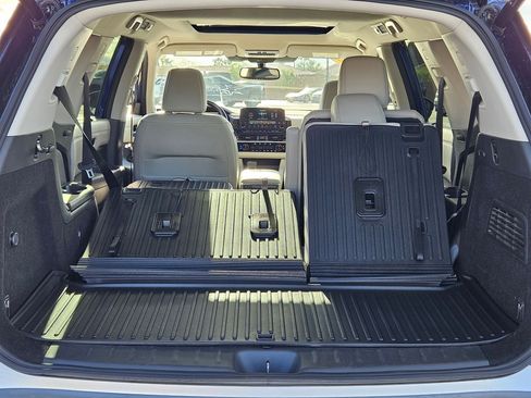 Used 2022 Nissan Pathfinder Platinum image 22