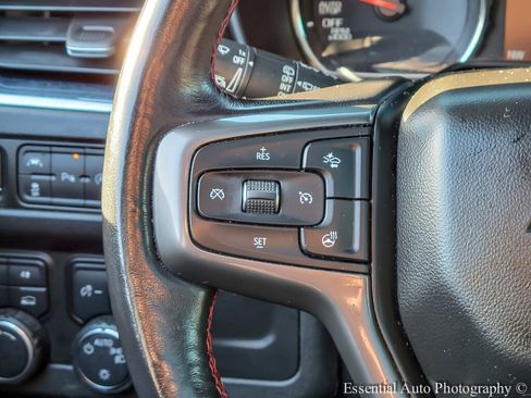 Used 2021 Chevrolet Suburban RST w/ Luxury Package image 19