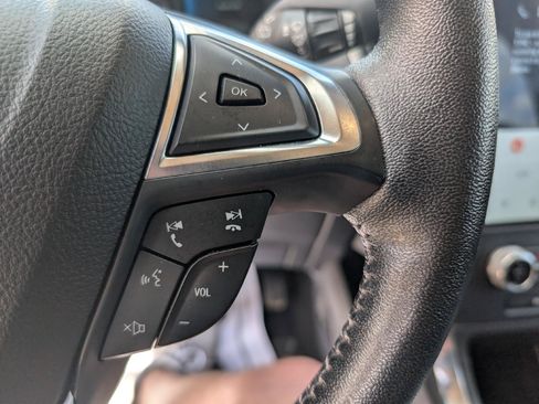 Used 2023 Ford Edge Titanium AWD/4WD image 23