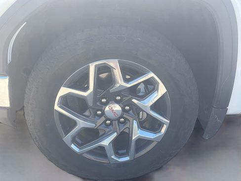 Used 2023 GMC Sierra 1500 SLT w/ X31 Off-Road Package image 29