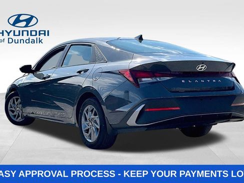 Used 2024 Hyundai Elantra SEL FWD image 5