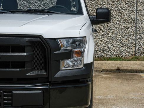 Used 2017 Ford F150 XL w/ Equipment Group 101A Mid RWD image 39