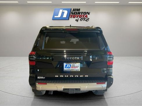 Used 2025 Toyota 4Runner Limited image 6