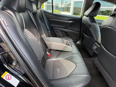 Used 2018 Toyota Camry SE w/ Audio Package FWD image 12