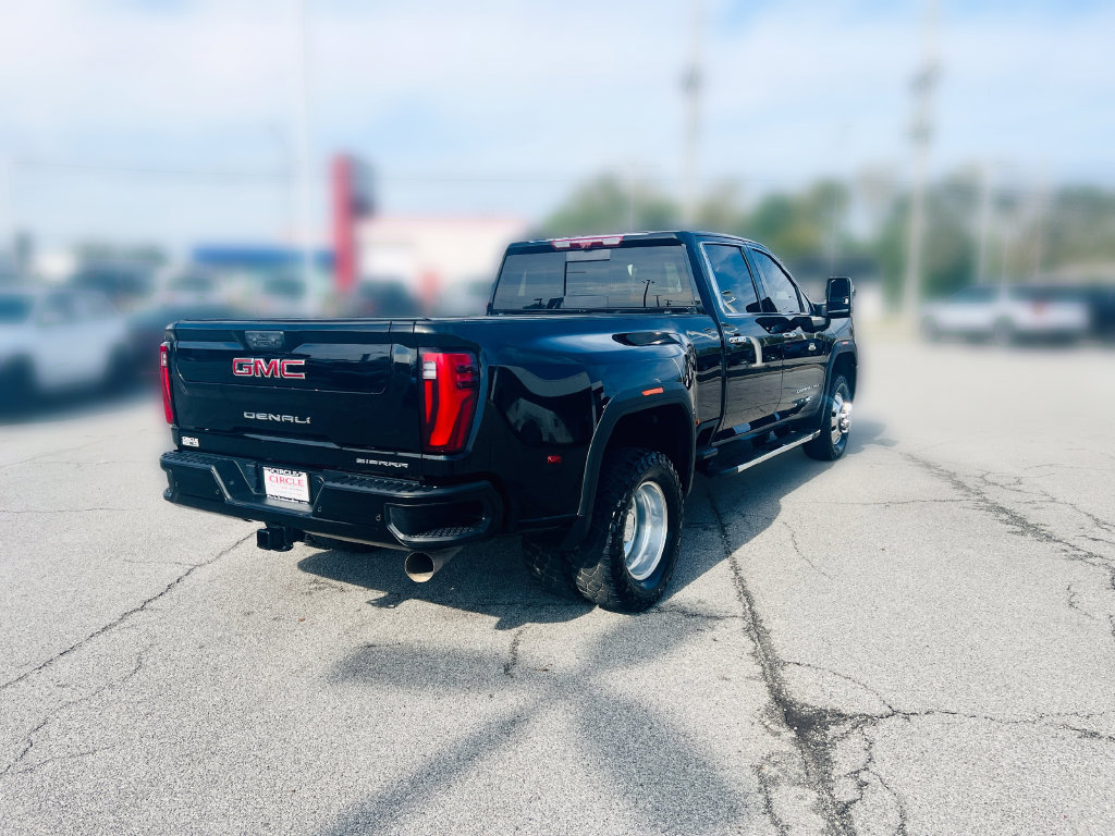 Used 2024 GMC Sierra 3500 Denali w/ Denali Reserve Package AWD/4WD image 7