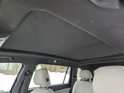 Used 2022 Volkswagen Tiguan SE R-Line image 20