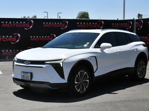 Used 2024 Chevrolet Blazer EV LT AWD/4WD image 3