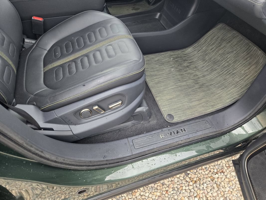 Used 2022 Rivian R1T Adventure AWD/4WD image 11