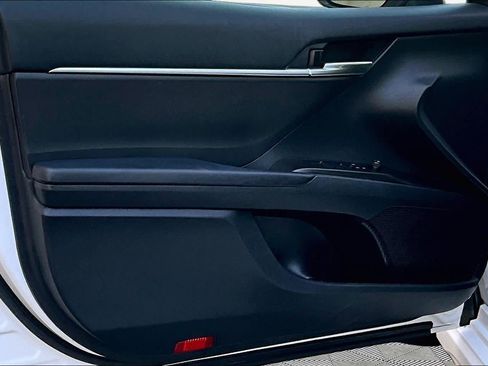 Certified 2022 Toyota Camry SE FWD image 22