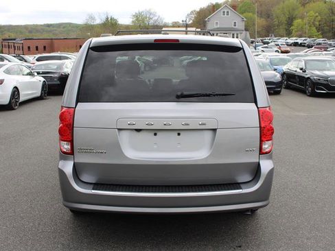 Used 2020 Dodge Grand Caravan SXT image 7