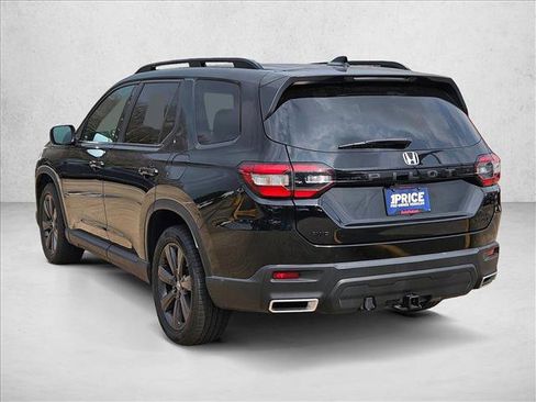 Used 2024 Honda Pilot Sport image 8