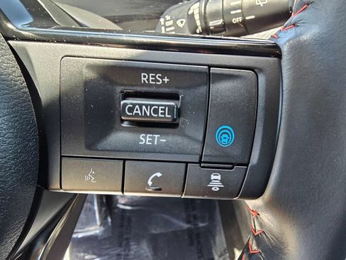 Used 2025 Nissan Kicks SR FWD image 27