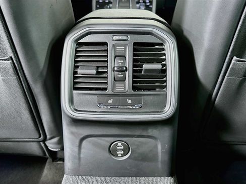 Certified 2026 Porsche Macan AWD/4WD image 26