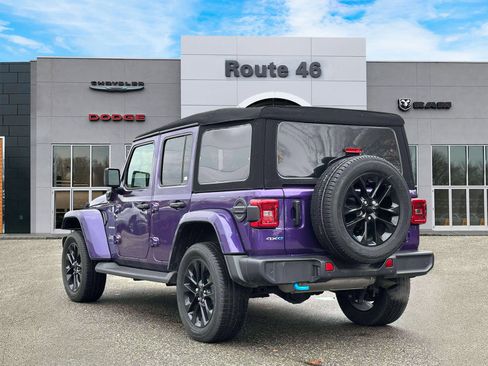 Used 2023 Jeep Wrangler Unlimited Sahara w/ Cold Weather Group image 4