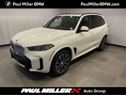 Certified 2024 BMW X5 xDrive40i w/ M Sport Package AWD/4WD image 1