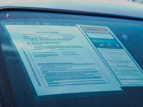 Used 2022 Nissan Titan SV image 49