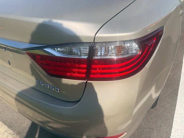 Used 2015 Lexus ES 350 w/ Luxury Package FWD image 7