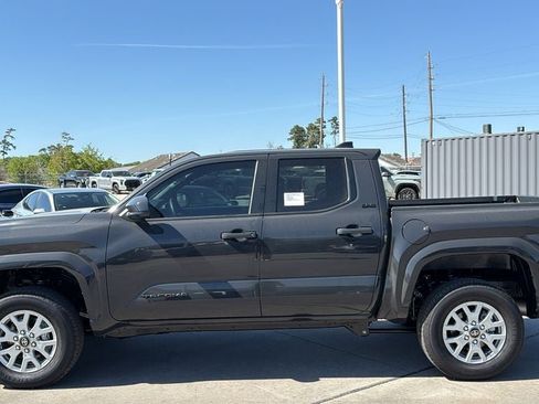 New 2026 Toyota Tacoma SR5 AWD/4WD image 3