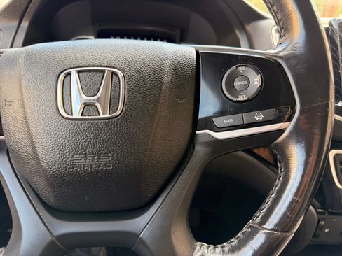 Used 2019 Honda Pilot Touring image 36