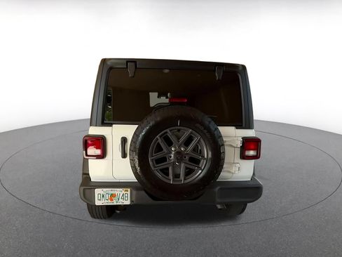 Used 2025 Jeep Wrangler Unlimited Sport AWD/4WD image 12