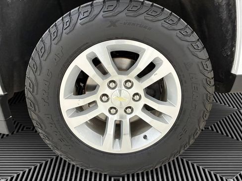 Used 2018 Chevrolet Silverado 1500 LT w/ All Star Edition AWD/4WD image 9
