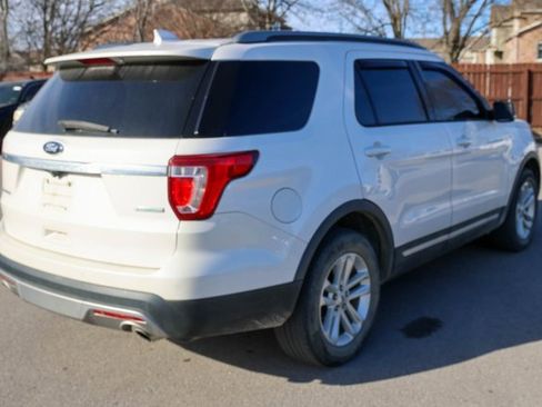 Used 2016 Ford Explorer XLT w/ Equipment Group 202A image 6
