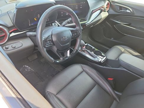 Used 2024 Chevrolet Trax RS w/ Driver Confidence Package image 6