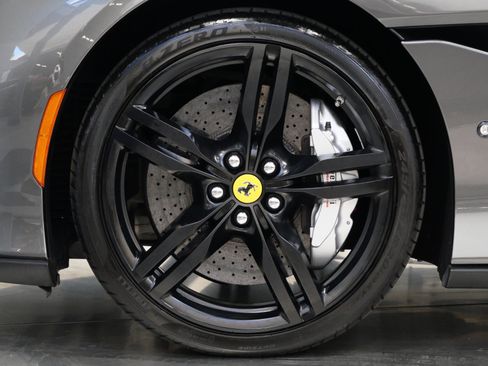Used 2019 Ferrari Portofino RWD image 10