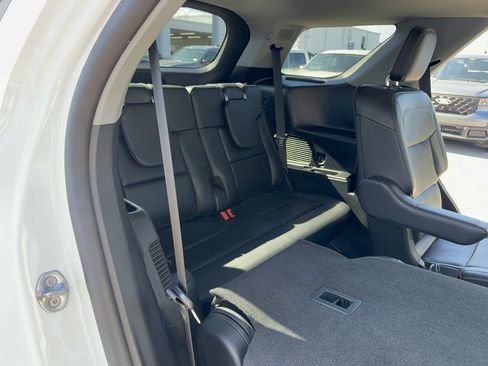 Certified 2022 Ford Explorer Limited w/ Limited Technology Package image 16