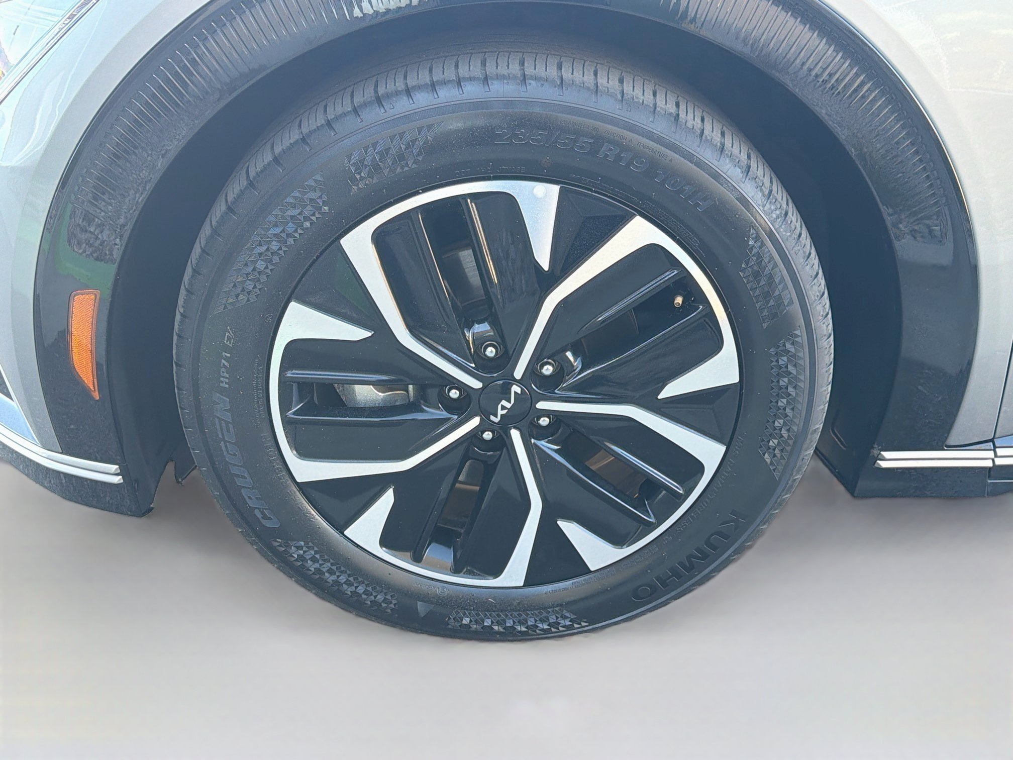 Used 2023 Kia EV6 Wind AWD/4WD image 11