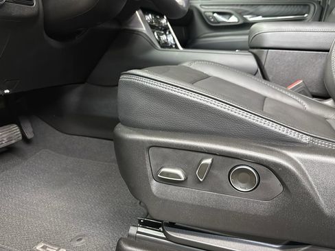 Used 2023 GMC Yukon Denali w/ Denali Reserve Package image 11