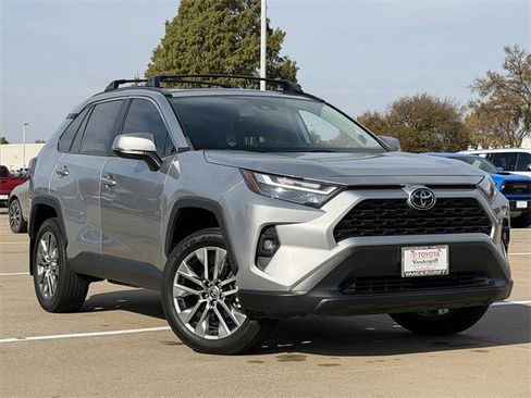 Used 2023 Toyota RAV4 XLE Premium image 2