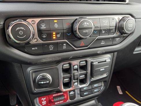 New 2026 Jeep Gladiator Mojave image 37