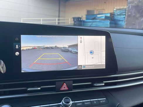 Used 2024 Hyundai Elantra SEL image 28