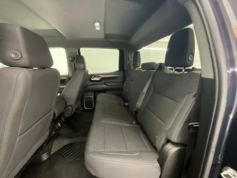 Used 2022 Chevrolet Silverado 1500 LT AWD/4WD image 9