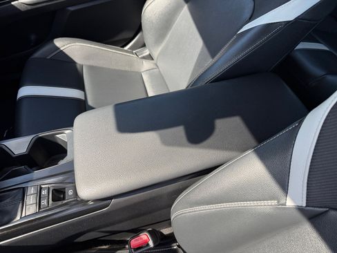Used 2025 Toyota Camry SE FWD image 14