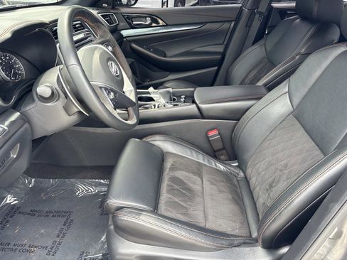 Used 2023 Nissan Maxima SR w/ Sport Mat Group FWD image 15